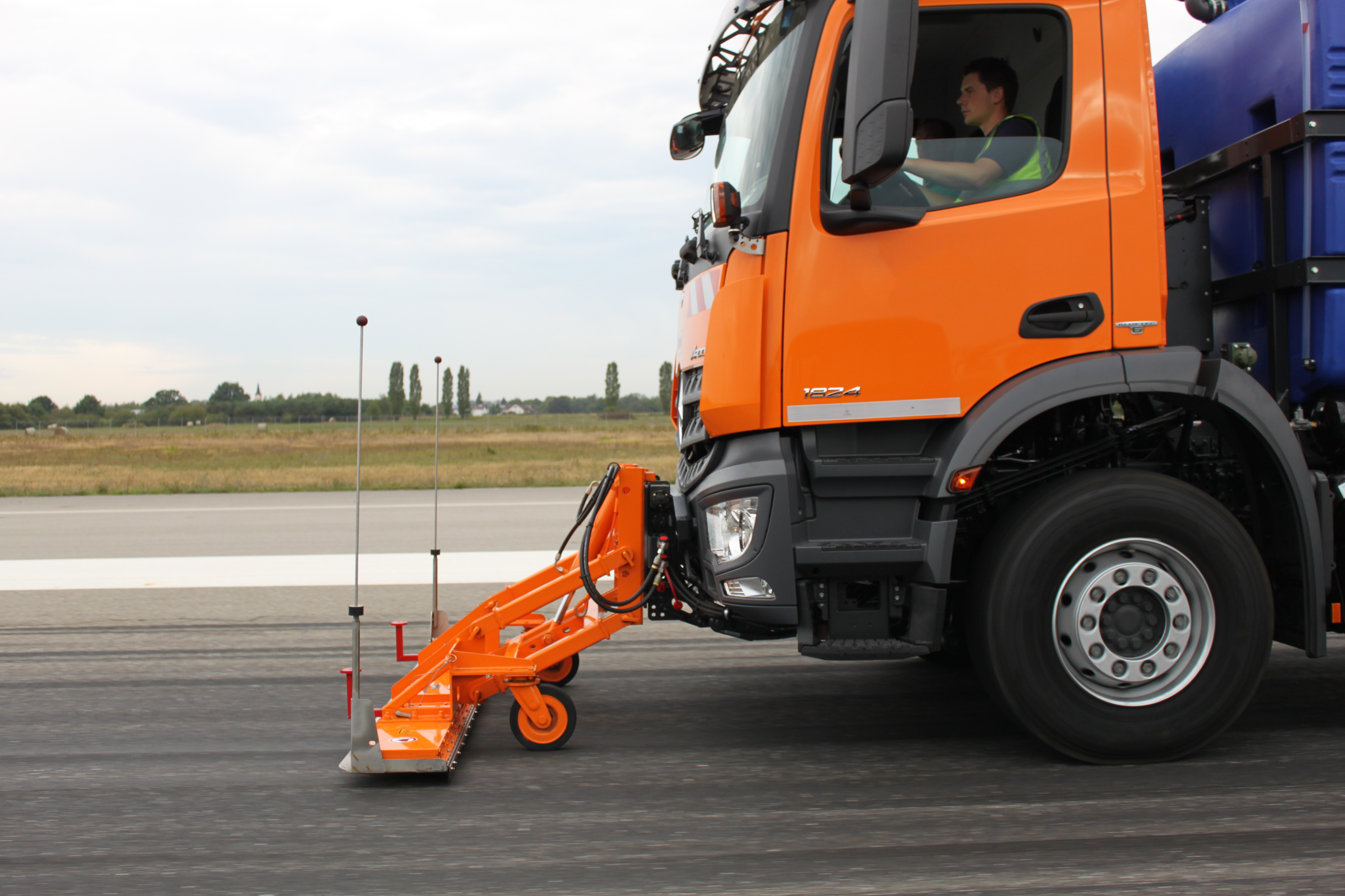 Sweepers | AS 990 / ASC 990 | Aebi Schmidt Group